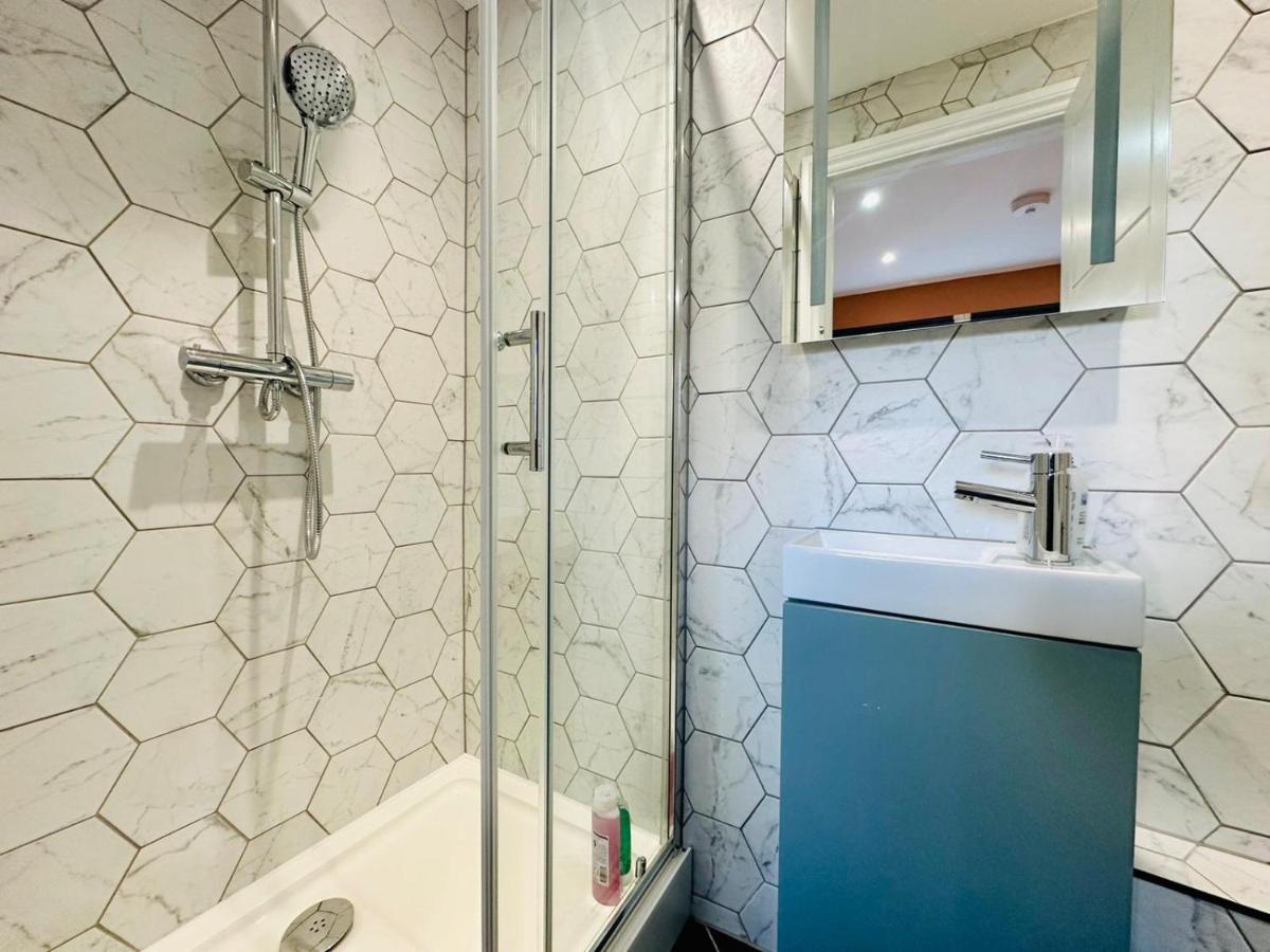 Flash Sale Train Station 1 Bedroom Flat Bn137che03 Hove