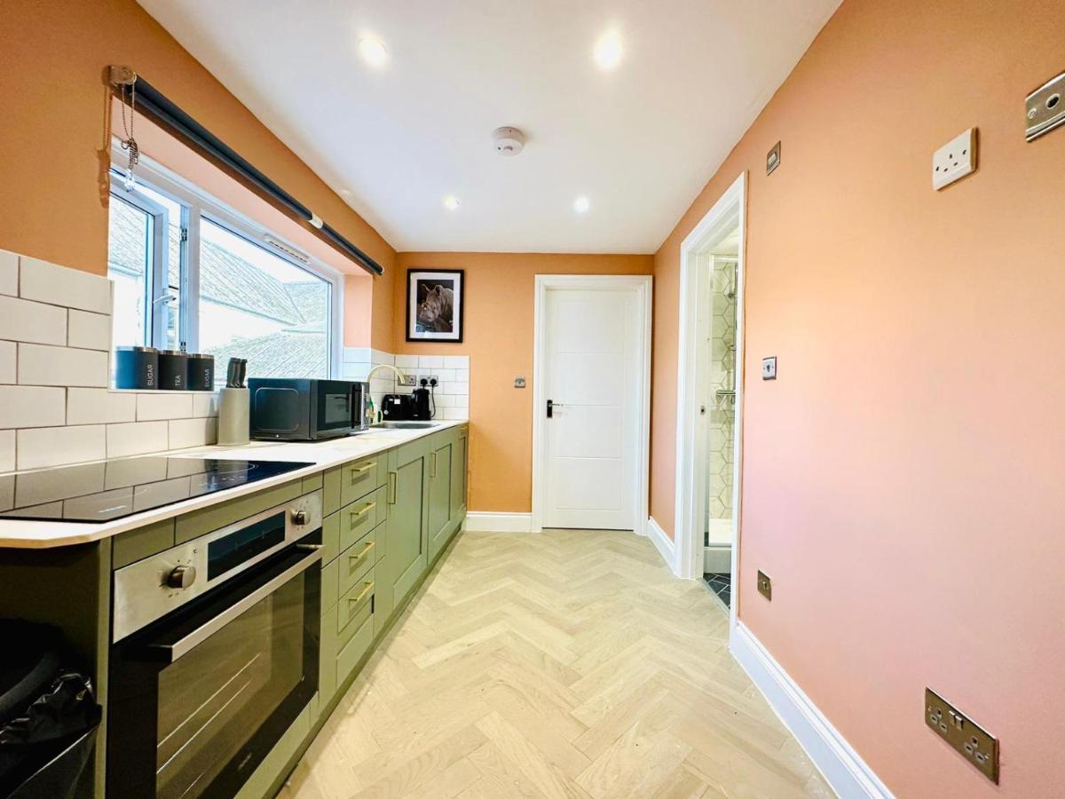 Flash Sale Train Station 1 Bedroom Flat Bn137che03 Apartment